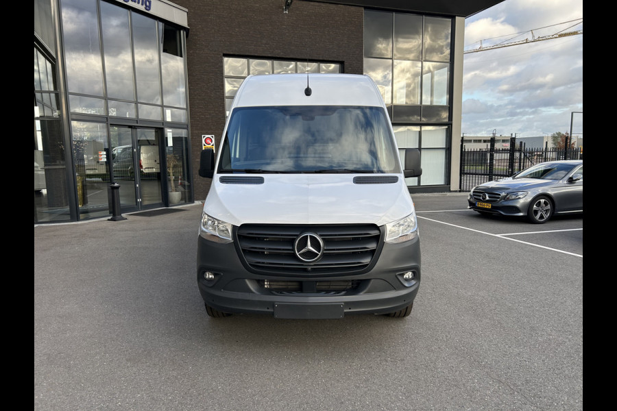 Mercedes-Benz Sprinter 317 CDI L2 H2 Automaat / 360 Camera / MBUX / Navigatie / Cruise control / Airco / 270 Graden achterdeuren Mercedes-Benz Sprinter 317 CDI L2 H2 Automaat / 360 Camera / MBUX / Navigatie / Cruise control / Airco / 270 Graden achterdeuren