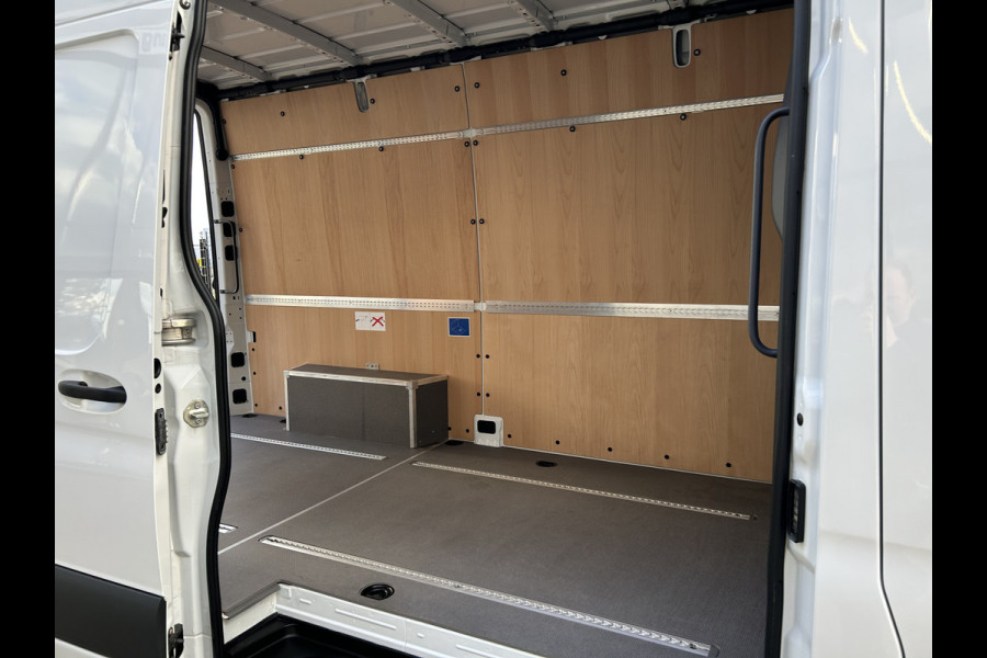 Mercedes-Benz Sprinter 317 CDI L2 H2 Automaat / 360 Camera / MBUX / Navigatie / Cruise control / Airco / 270 Graden achterdeuren Mercedes-Benz Sprinter 317 CDI L2 H2 Automaat / 360 Camera / MBUX / Navigatie / Cruise control / Airco / 270 Graden achterdeuren