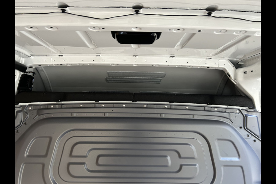 Mercedes-Benz Sprinter 317 CDI L2 H2 Automaat / 360 Camera / MBUX / Navigatie / Cruise control / Airco / 270 Graden achterdeuren Mercedes-Benz Sprinter 317 CDI L2 H2 Automaat / 360 Camera / MBUX / Navigatie / Cruise control / Airco / 270 Graden achterdeuren