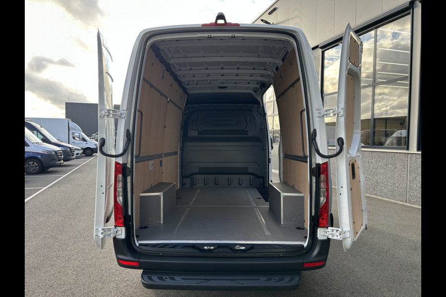 Mercedes-Benz Sprinter 317 CDI L2 H2 Automaat / 360 Camera / MBUX / Navigatie / Cruise control / Airco / 270 Graden achterdeuren Mercedes-Benz Sprinter 317 CDI L2 H2 Automaat / 360 Camera / MBUX / Navigatie / Cruise control / Airco / 270 Graden achterdeuren