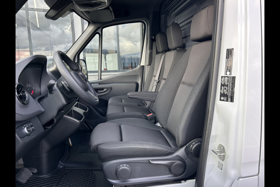 Mercedes-Benz Sprinter 317 CDI L2 H2 Automaat / 360 Camera / MBUX / Navigatie / Cruise control / Airco / 270 Graden achterdeuren Mercedes-Benz Sprinter 317 CDI L2 H2 Automaat / 360 Camera / MBUX / Navigatie / Cruise control / Airco / 270 Graden achterdeuren