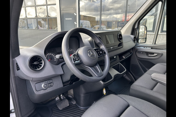 Mercedes-Benz Sprinter 317 CDI L2 H2 Automaat / 360 Camera / MBUX / Navigatie / Cruise control / Airco / 270 Graden achterdeuren Mercedes-Benz Sprinter 317 CDI L2 H2 Automaat / 360 Camera / MBUX / Navigatie / Cruise control / Airco / 270 Graden achterdeuren