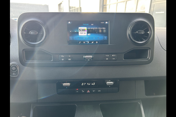 Mercedes-Benz Sprinter 317 CDI L2 H2 Automaat / 360 Camera / MBUX / Navigatie / Cruise control / Airco / 270 Graden achterdeuren Mercedes-Benz Sprinter 317 CDI L2 H2 Automaat / 360 Camera / MBUX / Navigatie / Cruise control / Airco / 270 Graden achterdeuren