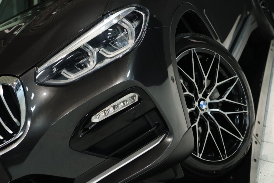 BMW X4 XDrive30i / PANODAK / KEYLESS / HUD / CAMERA / DODEHOEK / STUUR+STOELVERW BMW X4 XDrive30i / PANODAK / KEYLESS / HUD / CAMERA / DODEHOEK / STUUR+STOELVERW