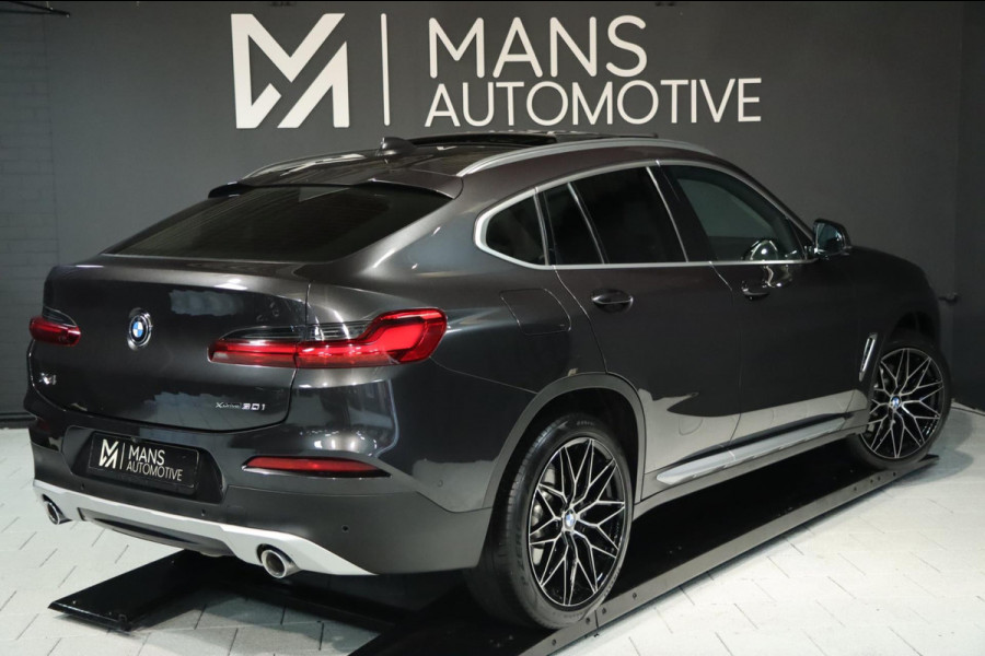 BMW X4 XDrive30i / PANODAK / KEYLESS / HUD / CAMERA / DODEHOEK / STUUR+STOELVERW BMW X4 XDrive30i / PANODAK / KEYLESS / HUD / CAMERA / DODEHOEK / STUUR+STOELVERW