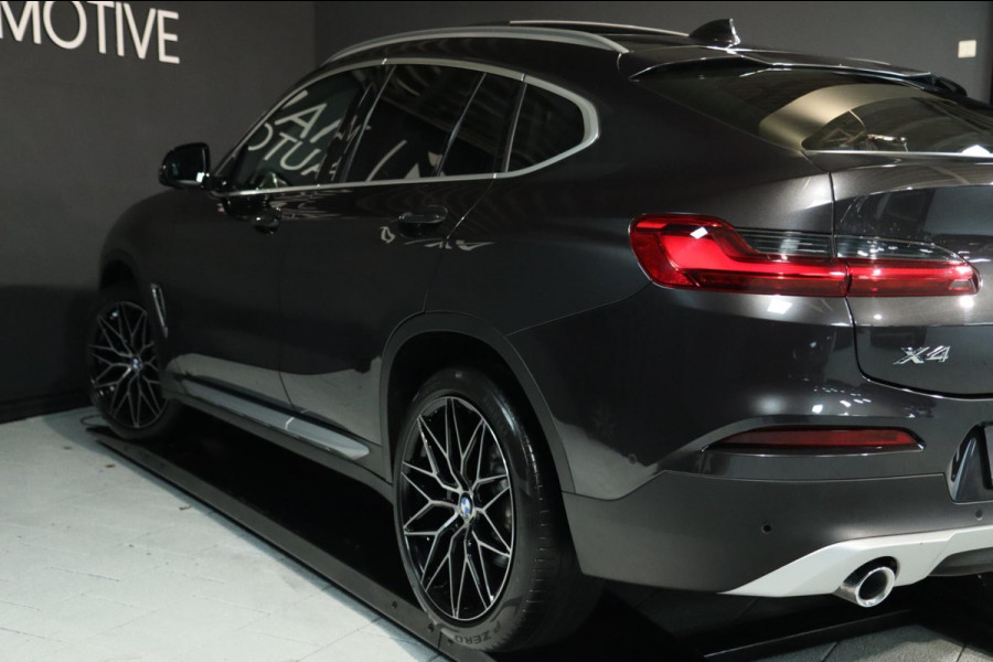 BMW X4 XDrive30i / PANODAK / KEYLESS / HUD / CAMERA / DODEHOEK / STUUR+STOELVERW BMW X4 XDrive30i / PANODAK / KEYLESS / HUD / CAMERA / DODEHOEK / STUUR+STOELVERW