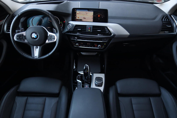 BMW X4 XDrive30i / PANODAK / KEYLESS / HUD / CAMERA / DODEHOEK / STUUR+STOELVERW BMW X4 XDrive30i / PANODAK / KEYLESS / HUD / CAMERA / DODEHOEK / STUUR+STOELVERW