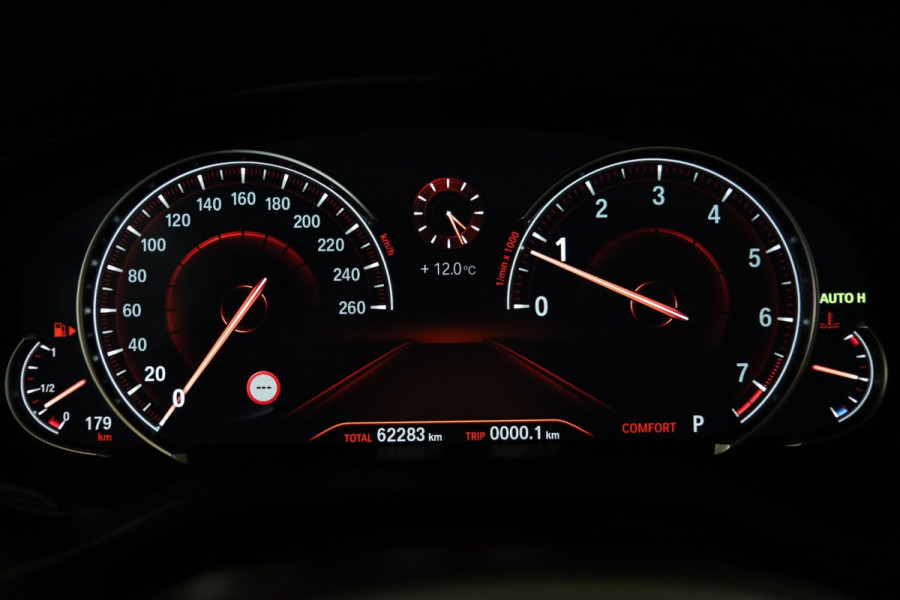 BMW X4 XDrive30i / PANODAK / KEYLESS / HUD / CAMERA / DODEHOEK / STUUR+STOELVERW BMW X4 XDrive30i / PANODAK / KEYLESS / HUD / CAMERA / DODEHOEK / STUUR+STOELVERW