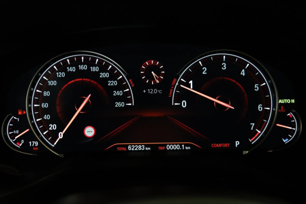 BMW X4 XDrive30i / PANODAK / KEYLESS / HUD / CAMERA / DODEHOEK / STUUR+STOELVERW BMW X4 XDrive30i / PANODAK / KEYLESS / HUD / CAMERA / DODEHOEK / STUUR+STOELVERW