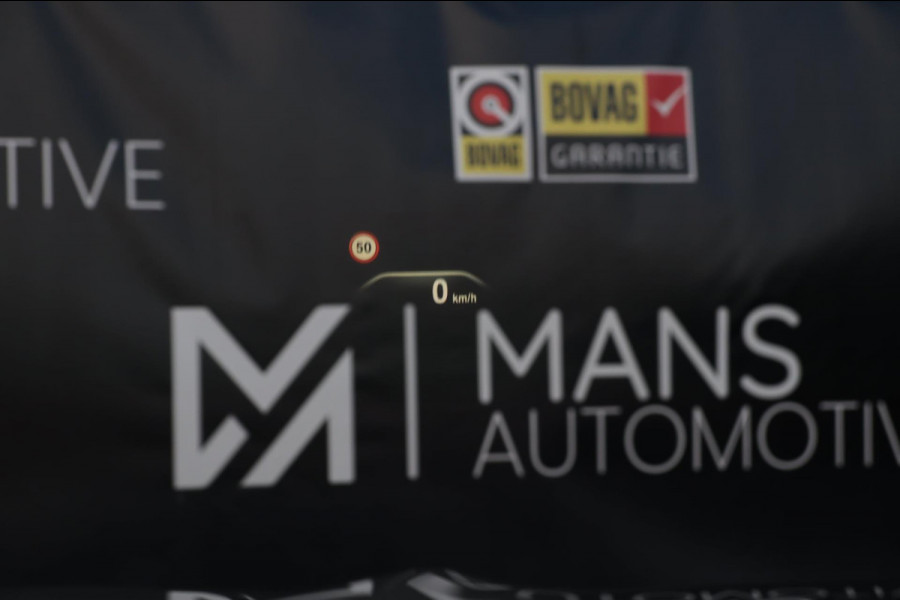 BMW X4 XDrive30i / PANODAK / KEYLESS / HUD / CAMERA / DODEHOEK / STUUR+STOELVERW BMW X4 XDrive30i / PANODAK / KEYLESS / HUD / CAMERA / DODEHOEK / STUUR+STOELVERW