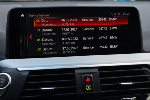 BMW X4 XDrive30i / PANODAK / KEYLESS / HUD / CAMERA / DODEHOEK / STUUR+STOELVERW BMW X4 XDrive30i / PANODAK / KEYLESS / HUD / CAMERA / DODEHOEK / STUUR+STOELVERW