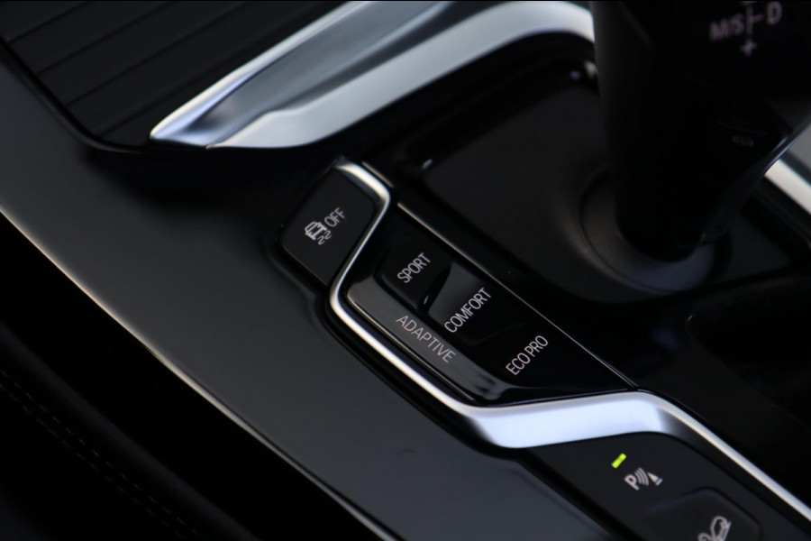 BMW X4 XDrive30i / PANODAK / KEYLESS / HUD / CAMERA / DODEHOEK / STUUR+STOELVERW BMW X4 XDrive30i / PANODAK / KEYLESS / HUD / CAMERA / DODEHOEK / STUUR+STOELVERW