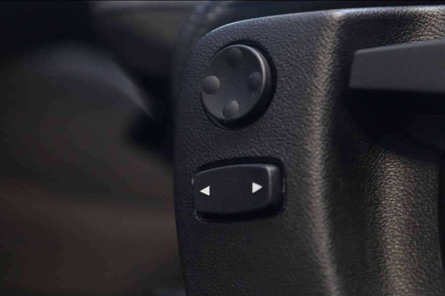 BMW X4 XDrive30i / PANODAK / KEYLESS / HUD / CAMERA / DODEHOEK / STUUR+STOELVERW BMW X4 XDrive30i / PANODAK / KEYLESS / HUD / CAMERA / DODEHOEK / STUUR+STOELVERW