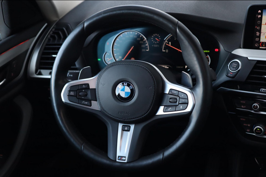 BMW X4 XDrive30i / PANODAK / KEYLESS / HUD / CAMERA / DODEHOEK / STUUR+STOELVERW BMW X4 XDrive30i / PANODAK / KEYLESS / HUD / CAMERA / DODEHOEK / STUUR+STOELVERW