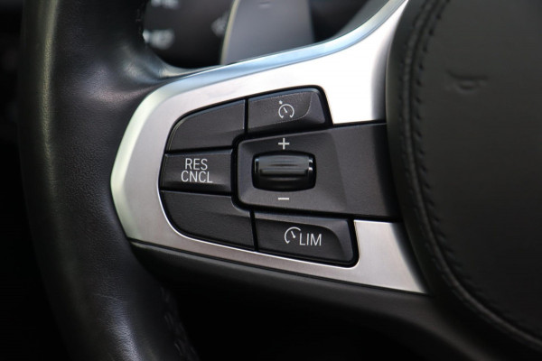 BMW X4 XDrive30i / PANODAK / KEYLESS / HUD / CAMERA / DODEHOEK / STUUR+STOELVERW BMW X4 XDrive30i / PANODAK / KEYLESS / HUD / CAMERA / DODEHOEK / STUUR+STOELVERW