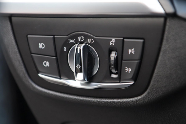 BMW X4 XDrive30i / PANODAK / KEYLESS / HUD / CAMERA / DODEHOEK / STUUR+STOELVERW BMW X4 XDrive30i / PANODAK / KEYLESS / HUD / CAMERA / DODEHOEK / STUUR+STOELVERW