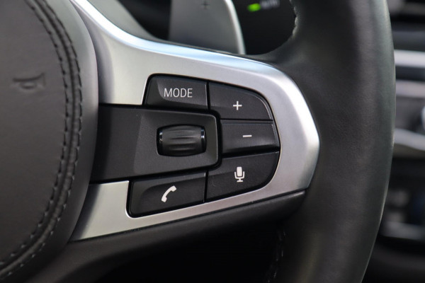 BMW X4 XDrive30i / PANODAK / KEYLESS / HUD / CAMERA / DODEHOEK / STUUR+STOELVERW BMW X4 XDrive30i / PANODAK / KEYLESS / HUD / CAMERA / DODEHOEK / STUUR+STOELVERW