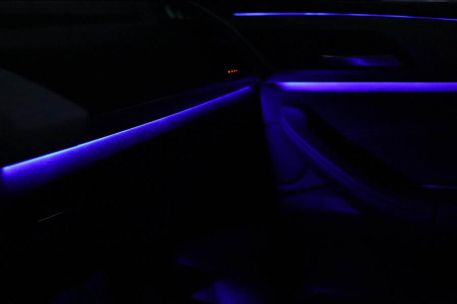 BMW X4 XDrive30i / PANODAK / KEYLESS / HUD / CAMERA / DODEHOEK / STUUR+STOELVERW BMW X4 XDrive30i / PANODAK / KEYLESS / HUD / CAMERA / DODEHOEK / STUUR+STOELVERW