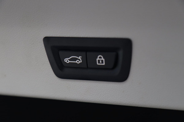 BMW X4 XDrive30i / PANODAK / KEYLESS / HUD / CAMERA / DODEHOEK / STUUR+STOELVERW BMW X4 XDrive30i / PANODAK / KEYLESS / HUD / CAMERA / DODEHOEK / STUUR+STOELVERW