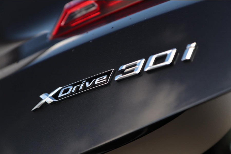 BMW X4 XDrive30i / PANODAK / KEYLESS / HUD / CAMERA / DODEHOEK / STUUR+STOELVERW BMW X4 XDrive30i / PANODAK / KEYLESS / HUD / CAMERA / DODEHOEK / STUUR+STOELVERW