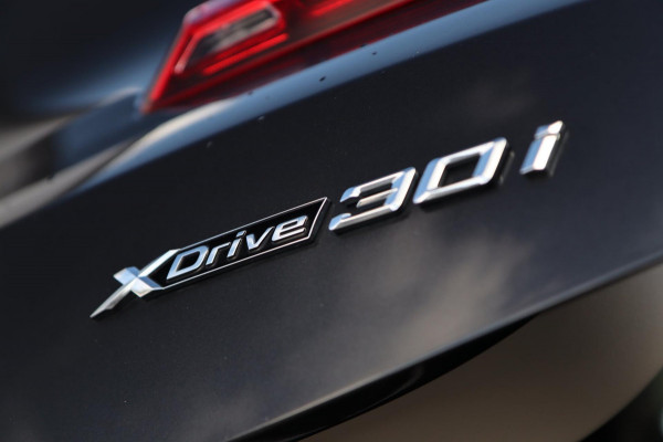 BMW X4 XDrive30i / PANODAK / KEYLESS / HUD / CAMERA / DODEHOEK / STUUR+STOELVERW BMW X4 XDrive30i / PANODAK / KEYLESS / HUD / CAMERA / DODEHOEK / STUUR+STOELVERW