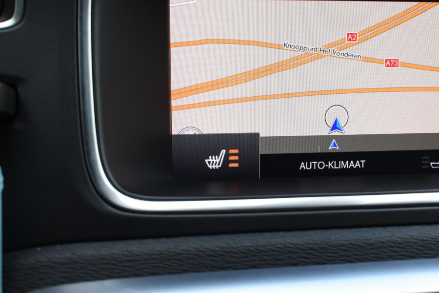 Volvo V40 Cross Country T3 152PK Polar+ Luxury Automaat / Navigatie / Trekhaak / Leren bekleding / Stoelverwarming / Parkeersensoren v+a / Panoramadak / Achteruitrijcamera / Privacy Glass Volvo V40 Cross Country T3 152PK Polar+ Luxury Automaat / Navigatie / Trekhaak / Leren bekleding / Stoelverwarming / Parkeersensoren v+a / Panoramadak / Achteruitrijcamera / Privacy Glass