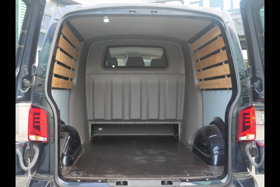 Volkswagen Transporter 2.0 TDI 150 | Aut. | DC | Bulli | L2H1 | Navi | Cruise | Airco.. Volkswagen Transporter 2.0 TDI 150 | Aut. | DC | Bulli | L2H1 | Navi | Cruise | Airco..