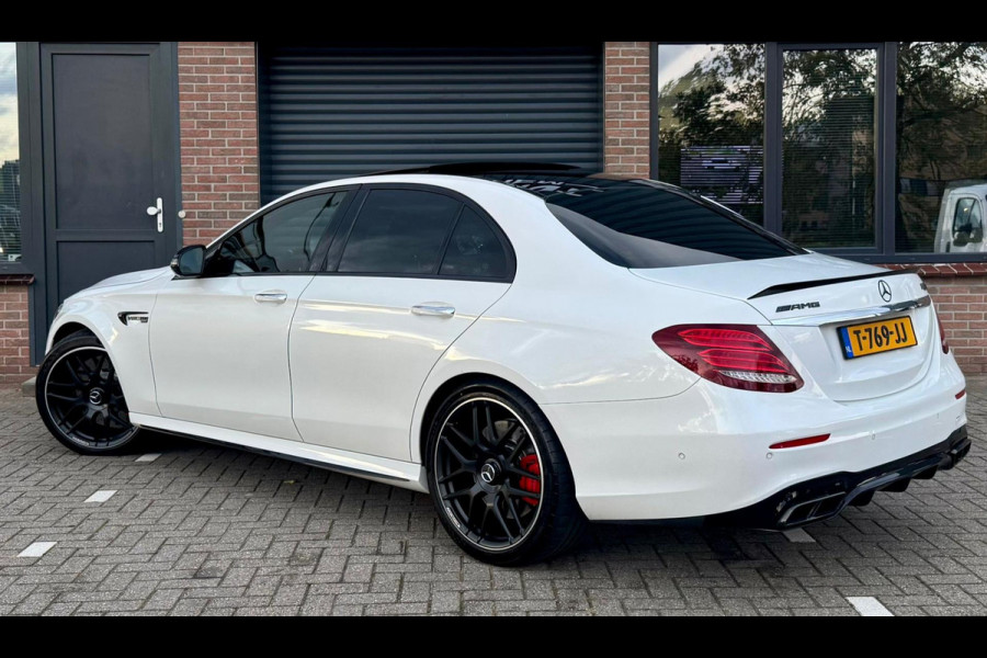 Mercedes-Benz E-Klasse E63S AMG 4MATIC 612PK Head-Up 3D Burmester Pano Luchtvering Voll Mercedes-Benz E-Klasse E63S AMG 4MATIC 612PK Head-Up 3D Burmester Pano Luchtvering Voll