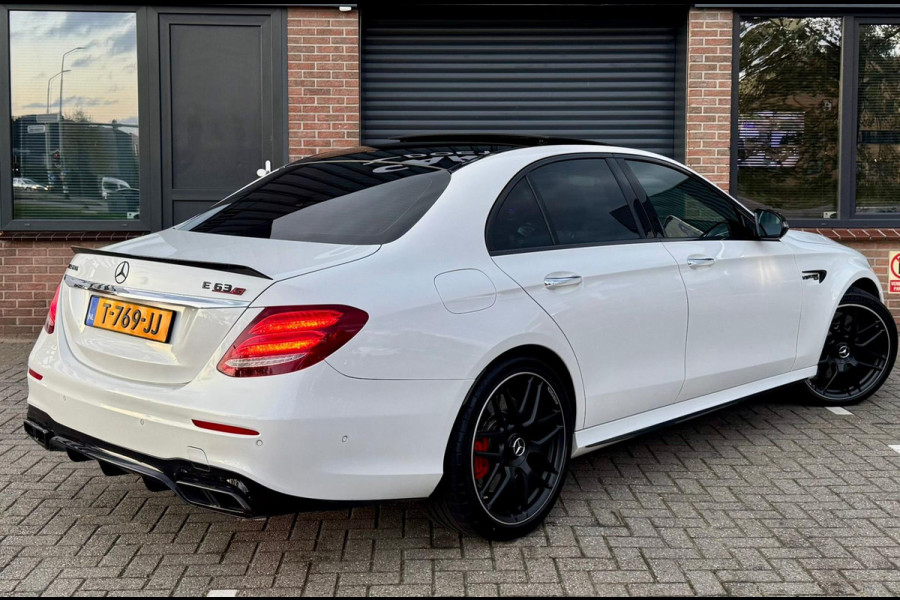 Mercedes-Benz E-Klasse E63S AMG 4MATIC 612PK Head-Up 3D Burmester Pano Luchtvering Voll Mercedes-Benz E-Klasse E63S AMG 4MATIC 612PK Head-Up 3D Burmester Pano Luchtvering Voll
