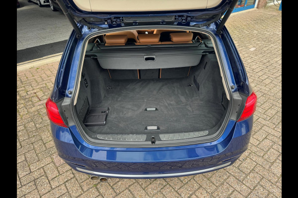 BMW 3 Serie Touring 320i Luxury 2019 AUT NAVI LEDER 1e Eig!