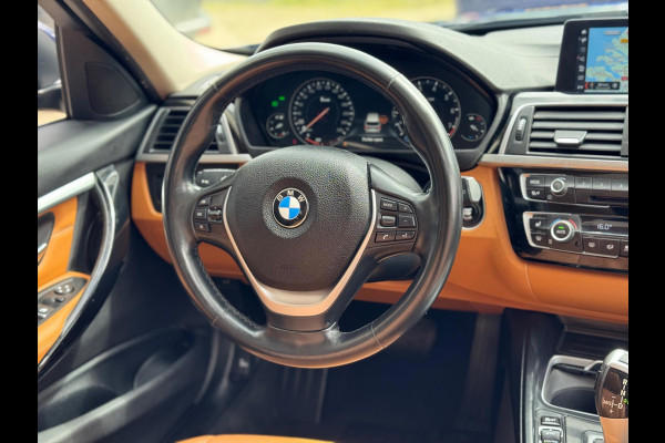 BMW 3 Serie Touring 320i Luxury 2019 AUT NAVI LEDER 1e Eig!
