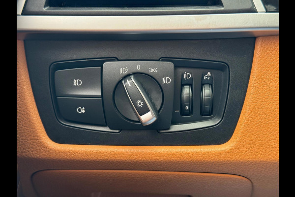 BMW 3 Serie Touring 320i Luxury 2019 AUT NAVI LEDER 1e Eig!