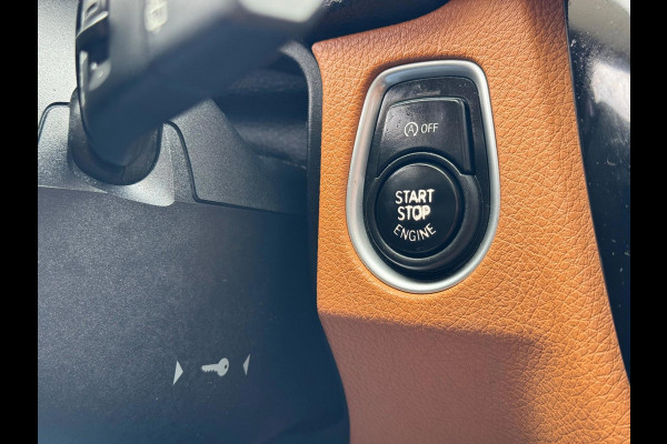 BMW 3 Serie Touring 320i Luxury 2019 AUT NAVI LEDER 1e Eig!