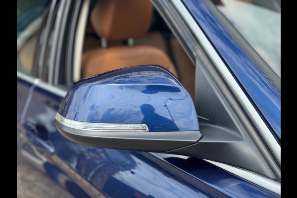 BMW 3 Serie Touring 320i Luxury 2019 AUT NAVI LEDER 1e Eig!