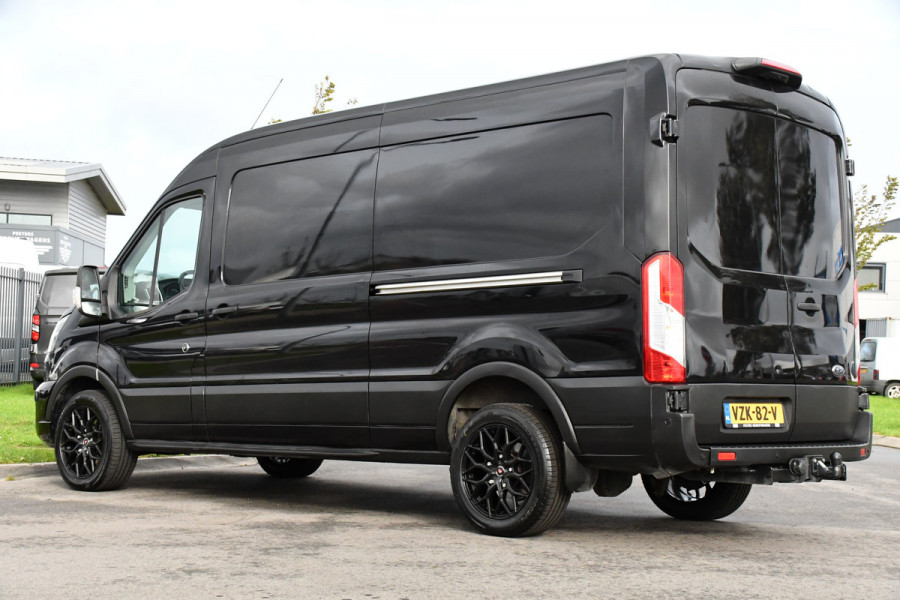 Ford Transit 350 2.0 TDCI L3H2 RWD Black Edition Adaptieve Cruise, Camera, 3500kg Trekhaak, 2 x Schuifdeur, Carplay, Xenon, 165pk, Automaat, Uniek! Ford Transit 350 2.0 TDCI L3H2 RWD Black Edition Adaptieve Cruise, Camera, 3500kg Trekhaak, 2 x Schuifdeur, Carplay, Xenon, 165pk, Automaat, Uniek!