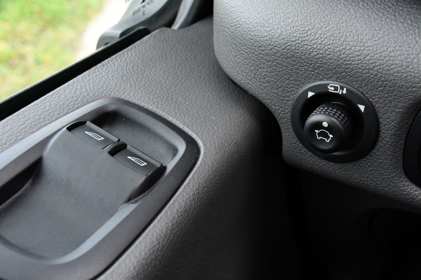 Ford Transit 350 2.0 TDCI L3H2 RWD Black Edition Adaptieve Cruise, Camera, 3500kg Trekhaak, 2 x Schuifdeur, Carplay, Xenon, 165pk, Automaat, Uniek! Ford Transit 350 2.0 TDCI L3H2 RWD Black Edition Adaptieve Cruise, Camera, 3500kg Trekhaak, 2 x Schuifdeur, Carplay, Xenon, 165pk, Automaat, Uniek!