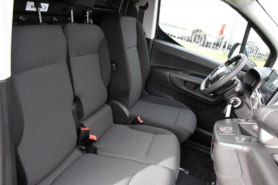 Toyota PROACE CITY Electric l2 50 kWh PB Edition 5 x Direct Leverbaar! Camera, Cruise, 2 x Schuifdeur, Carplay, 136pk, Toyota PROACE CITY Electric l2 50 kWh PB Edition 5 x Direct Leverbaar! Camera, Cruise, 2 x Schuifdeur, Carplay, 136pk,