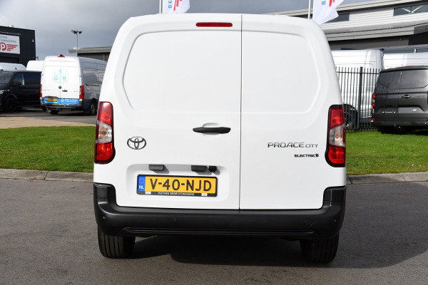 Toyota PROACE CITY Electric l2 50 kWh PB Edition 5 x Direct Leverbaar! Camera, Cruise, 2 x Schuifdeur, Carplay, 136pk, Toyota PROACE CITY Electric l2 50 kWh PB Edition 5 x Direct Leverbaar! Camera, Cruise, 2 x Schuifdeur, Carplay, 136pk,