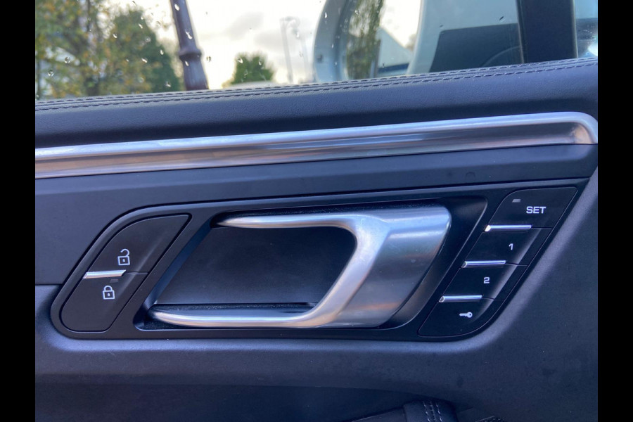 Porsche Macan 2.0 KRIJTGRIJS/SPORTDESIGN/PANO/BOSE/NAVI Porsche Macan 2.0 KRIJTGRIJS/SPORTDESIGN/PANO/BOSE/NAVI