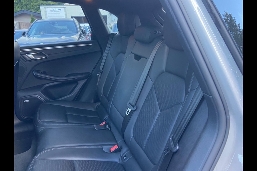 Porsche Macan 2.0 KRIJTGRIJS/SPORTDESIGN/PANO/BOSE/NAVI Porsche Macan 2.0 KRIJTGRIJS/SPORTDESIGN/PANO/BOSE/NAVI
