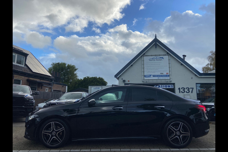 Mercedes-Benz A-Klasse 180 AMG-NIGHT PAKKET/PANO/SFEER/WIDESCREEN/CAMERA