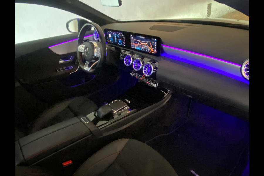 Mercedes-Benz A-Klasse 180 AMG-NIGHT PAKKET/PANO/SFEER/WIDESCREEN/CAMERA