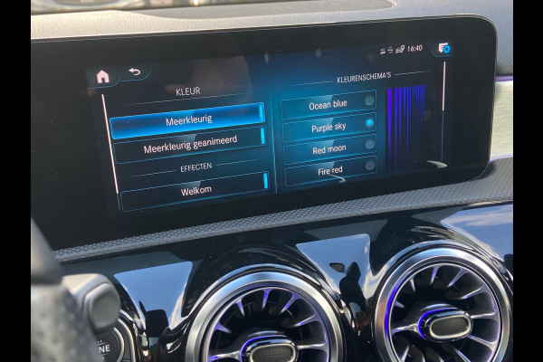 Mercedes-Benz A-Klasse 180 AMG-NIGHT PAKKET/PANO/SFEER/WIDESCREEN/CAMERA