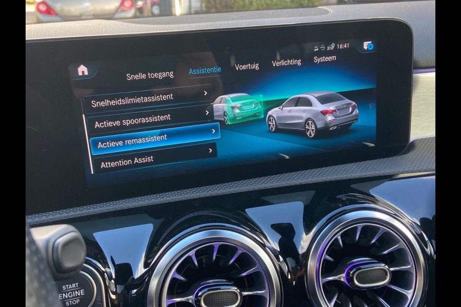 Mercedes-Benz A-Klasse 180 AMG-NIGHT PAKKET/PANO/SFEER/WIDESCREEN/CAMERA