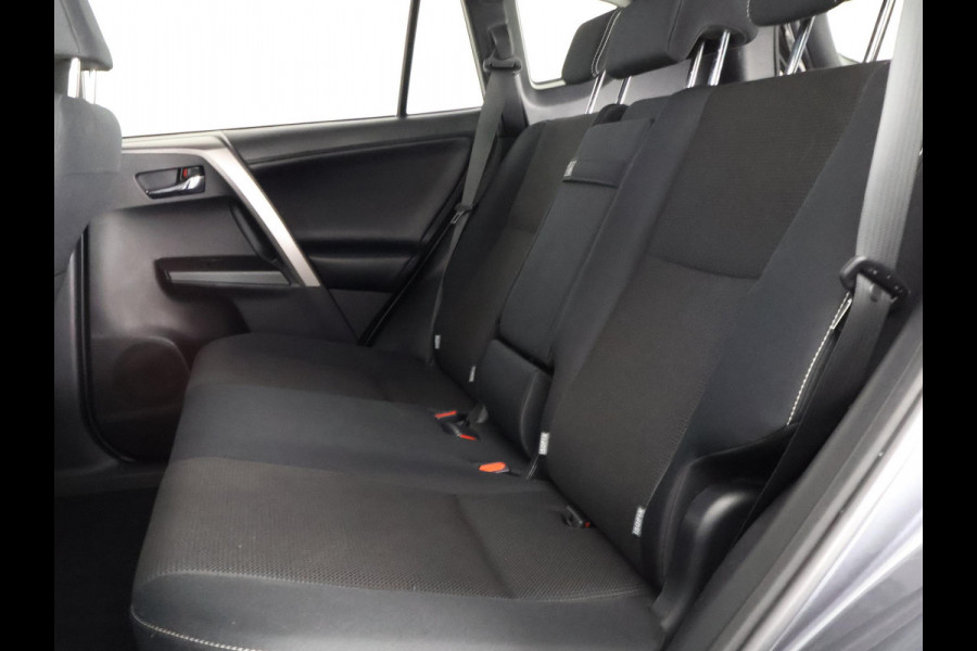 Toyota RAV4 2.5 HYBRID BLACK EDITION AUTOMAAT GARANTIE 6-2028 NAVI.PDC.CAMERA.18 INCH. SLECHTS 99.000 KM. Toyota RAV4 2.5 HYBRID BLACK EDITION AUTOMAAT GARANTIE 6-2028 NAVI.PDC.CAMERA.18 INCH. SLECHTS 99.000 KM.