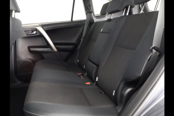 Toyota RAV4 2.5 HYBRID BLACK EDITION AUTOMAAT GARANTIE 6-2028 NAVI.PDC.CAMERA.18 INCH. SLECHTS 99.000 KM. Toyota RAV4 2.5 HYBRID BLACK EDITION AUTOMAAT GARANTIE 6-2028 NAVI.PDC.CAMERA.18 INCH. SLECHTS 99.000 KM.