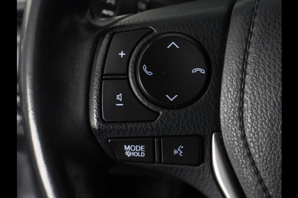 Toyota RAV4 2.5 HYBRID BLACK EDITION AUTOMAAT GARANTIE 6-2028 NAVI.PDC.CAMERA.18 INCH. SLECHTS 99.000 KM. Toyota RAV4 2.5 HYBRID BLACK EDITION AUTOMAAT GARANTIE 6-2028 NAVI.PDC.CAMERA.18 INCH. SLECHTS 99.000 KM.