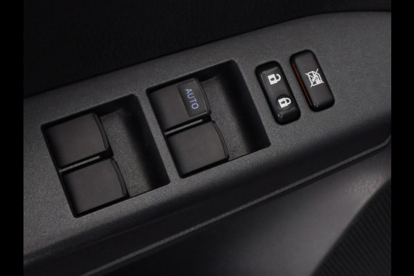 Toyota RAV4 2.5 HYBRID BLACK EDITION AUTOMAAT GARANTIE 6-2028 NAVI.PDC.CAMERA.18 INCH. SLECHTS 99.000 KM. Toyota RAV4 2.5 HYBRID BLACK EDITION AUTOMAAT GARANTIE 6-2028 NAVI.PDC.CAMERA.18 INCH. SLECHTS 99.000 KM.