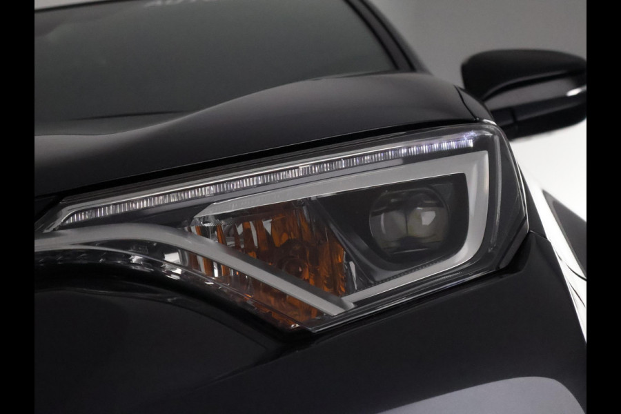 Toyota RAV4 2.5 HYBRID BLACK EDITION AUTOMAAT GARANTIE 6-2028 NAVI.PDC.CAMERA.18 INCH. SLECHTS 99.000 KM. Toyota RAV4 2.5 HYBRID BLACK EDITION AUTOMAAT GARANTIE 6-2028 NAVI.PDC.CAMERA.18 INCH. SLECHTS 99.000 KM.