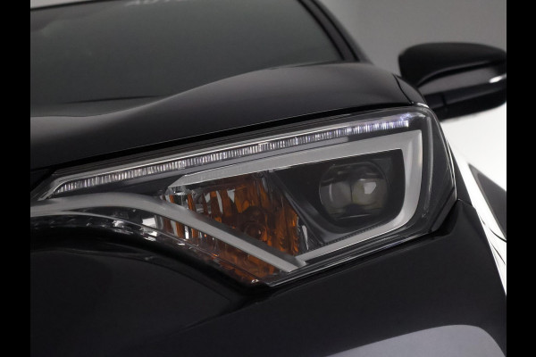 Toyota RAV4 2.5 HYBRID BLACK EDITION AUTOMAAT GARANTIE 6-2028 NAVI.PDC.CAMERA.18 INCH. SLECHTS 99.000 KM. Toyota RAV4 2.5 HYBRID BLACK EDITION AUTOMAAT GARANTIE 6-2028 NAVI.PDC.CAMERA.18 INCH. SLECHTS 99.000 KM.